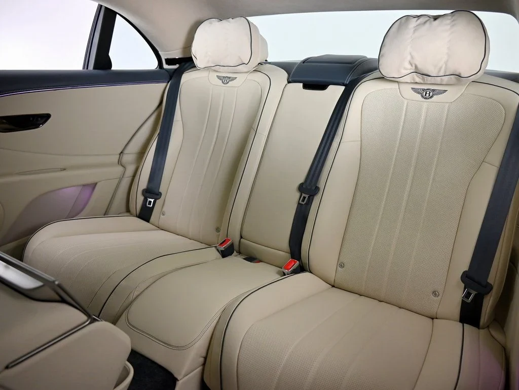 2026 Bentley Flying Spur V8 interior, seats, Linen and Imperial Blue