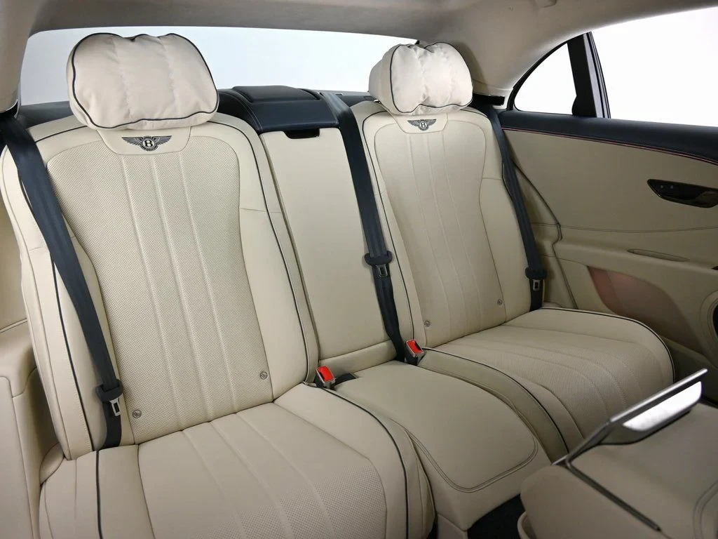 2026 Bentley Flying Spur V8 interior, seats, Linen and Imperial Blue