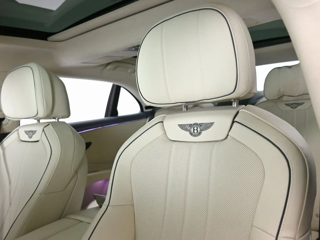 2026 Bentley Flying Spur V8 interior, seats, Linen and Imperial Blue