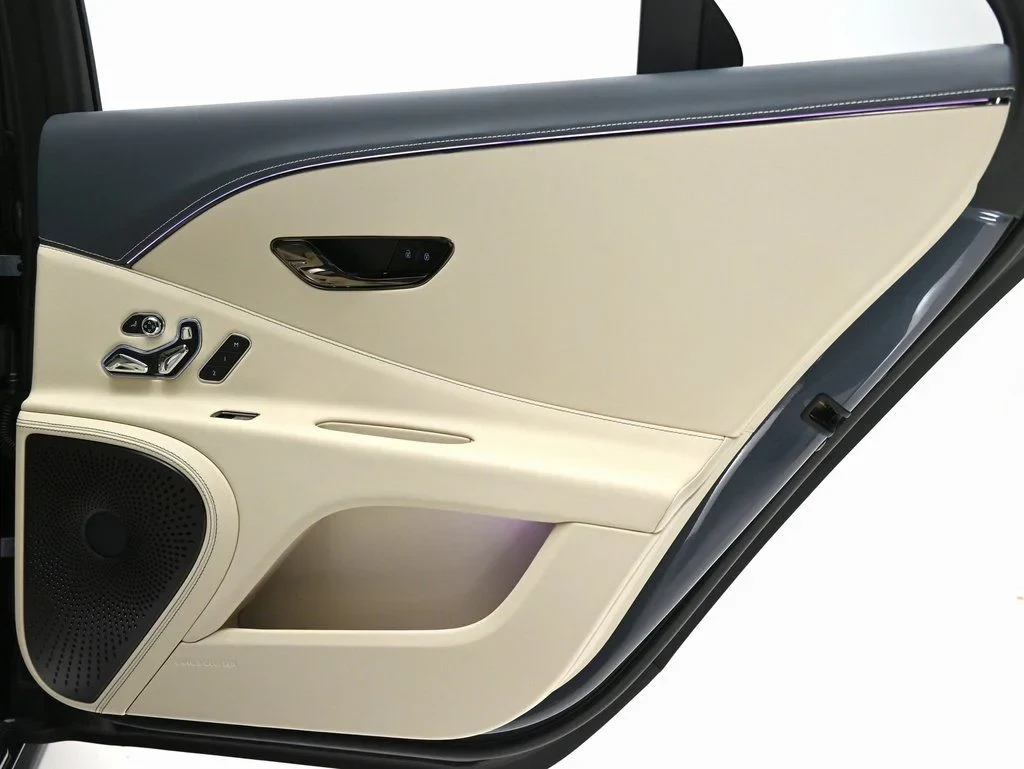 2026 Bentley Flying Spur V8 interior, door panel, Linen and Imperial Blue
