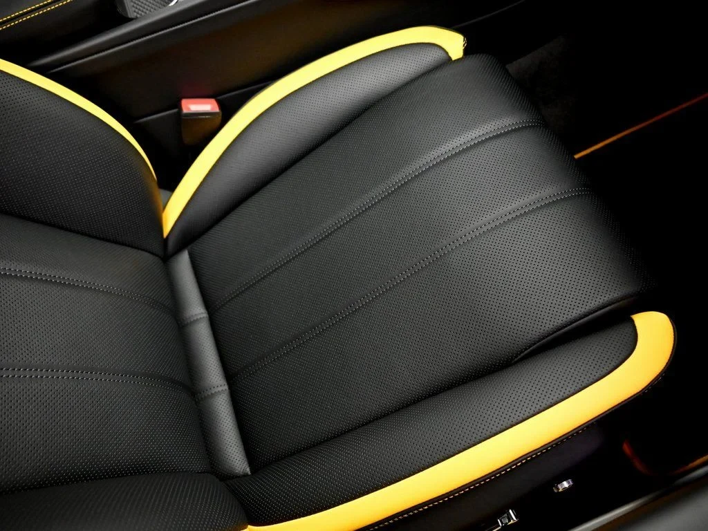 2026 Bentley Bentayga Speed interior, seats, Beluga and Yellow