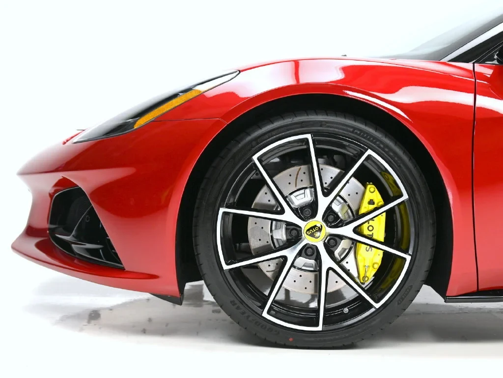 2027 Lotus Emira Turbo SE wheel