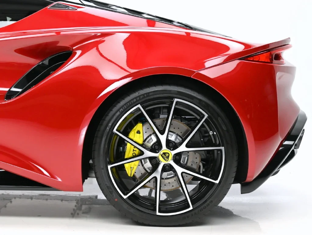 2027 Lotus Emira Turbo SE wheel
