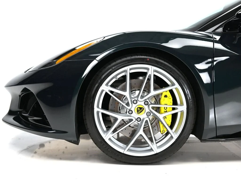 2026 Lotus Emira Turbo SE wheel