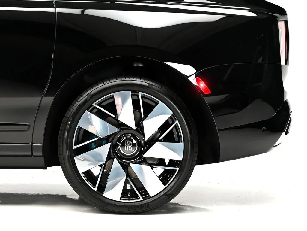 2027 Rolls-Royce Cullinan for sale, exterior, Black Diamond