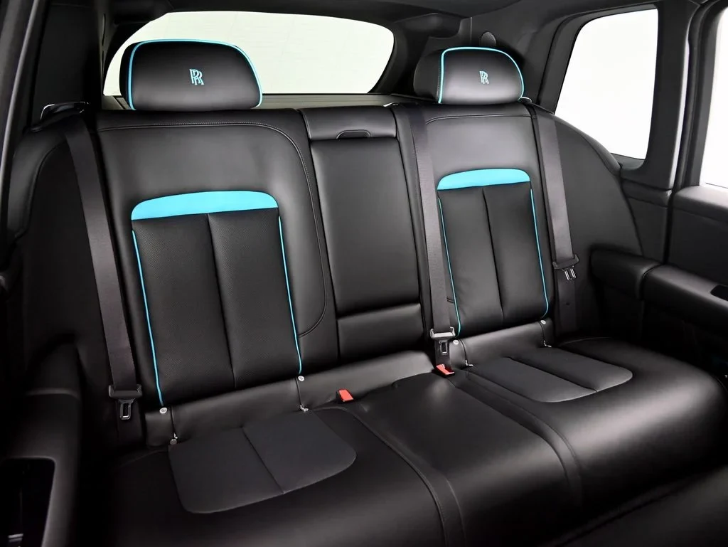 2027 Rolls-Royce Cullinan interior, seats, Black and Turchese