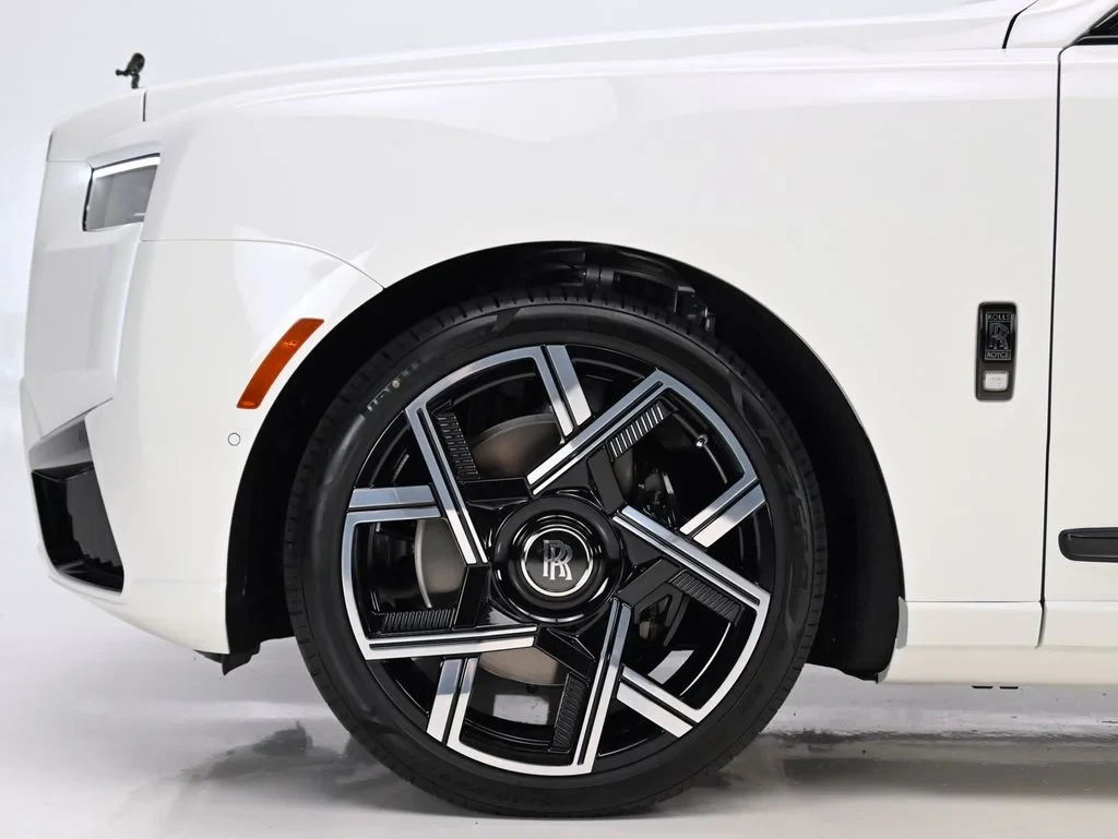 2027 Rolls-Royce Cullinan Black Badge wheel