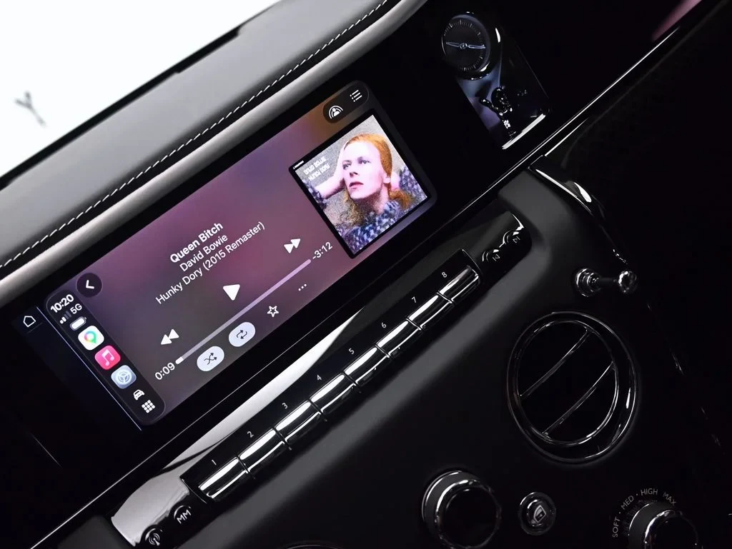 2027 Rolls-Royce Cullinan Black Badge interior, Black and Cashmere Grey