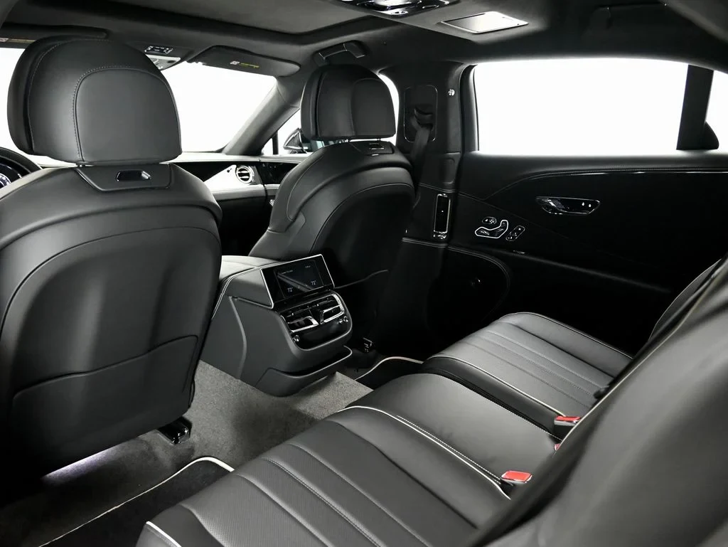 2026 Bentley Flying Spur V8 interior, seats, Beluga with Linen Accents
