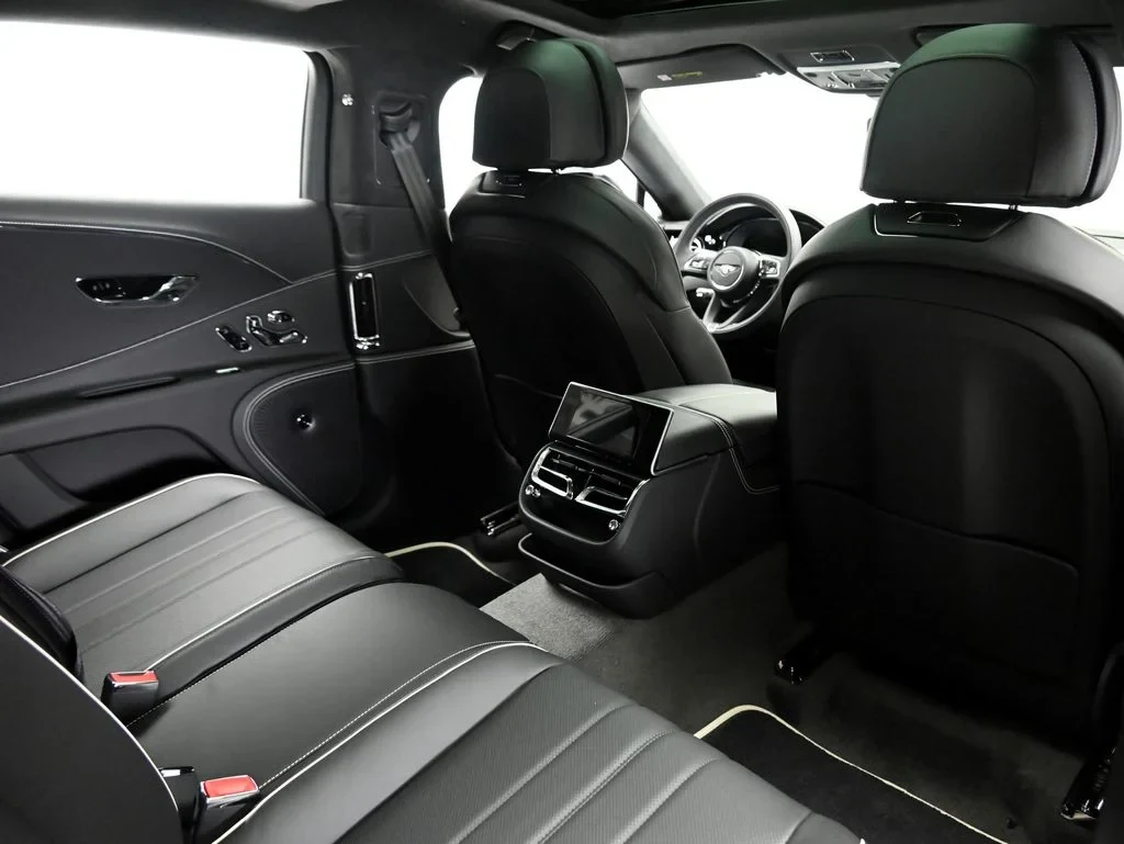 2026 Bentley Flying Spur V8 interior, seats, Beluga with Linen Accents