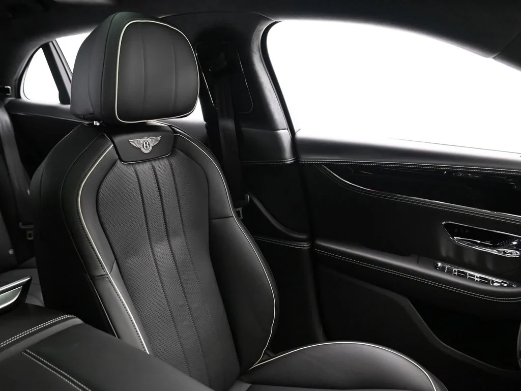 2026 Bentley Flying Spur V8 interior, seats, Beluga with Linen Accents
