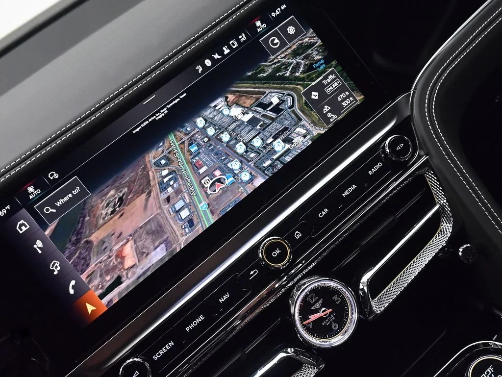 2026 Bentley Flying Spur V8 interior, Beluga with Linen Accents
