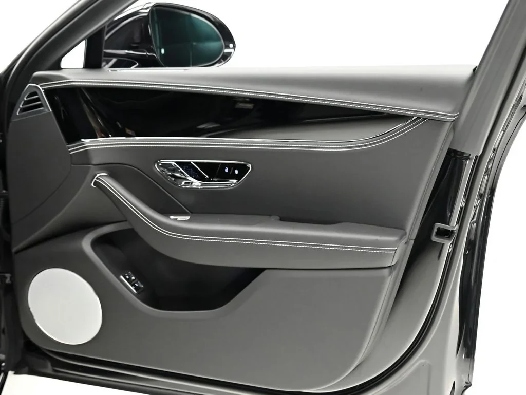 2026 Bentley Flying Spur V8 interior, door panel, Beluga with Linen Accents