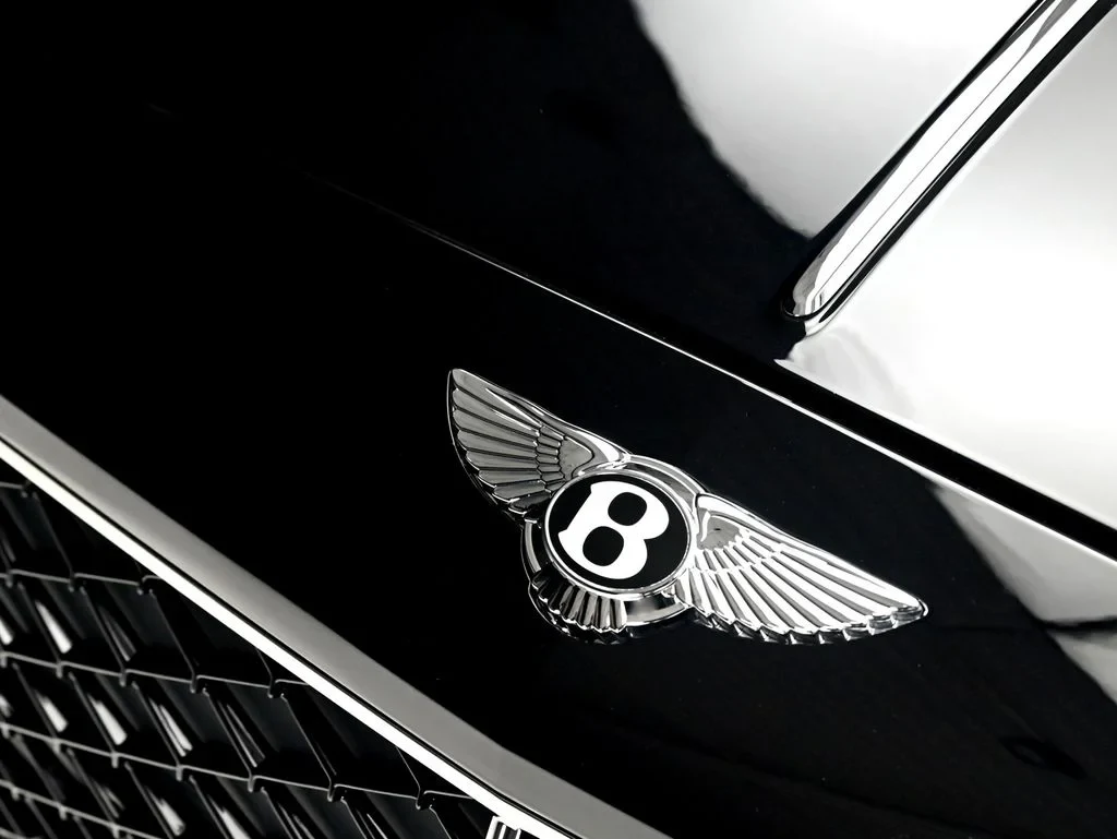 2026 Bentley Flying Spur V8, detail