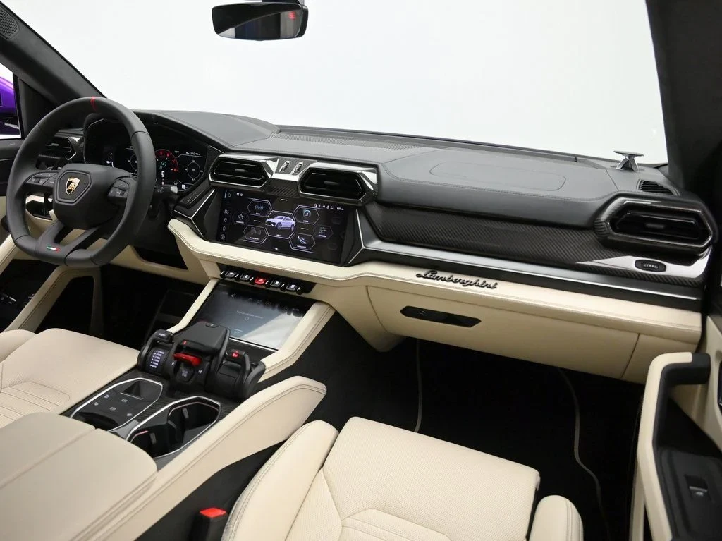 2025 Lamborghini Urus SE interior, dashboard, Bianco Polar and Nero Ade