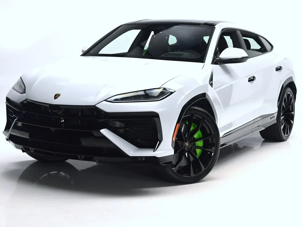 2026 Lamborghini Urus SE for sale, front three-quarter view, Bianco Icarus Metallic