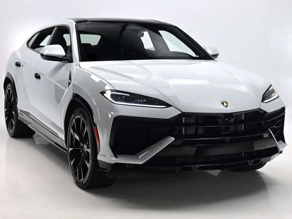 2026 Lamborghini Urus SE for sale, front three-quarter view, Bianco Icarus Metallic