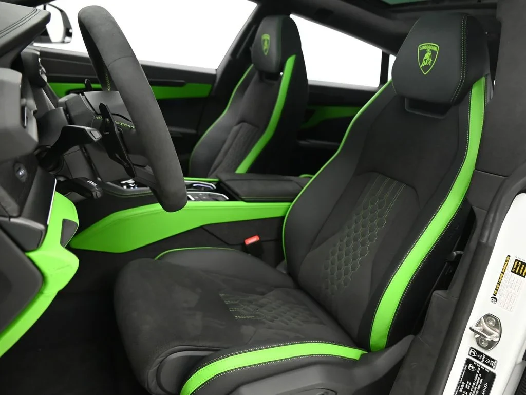 2026 Lamborghini Urus SE interior, seats, Nero Ade and Verde Fauns
