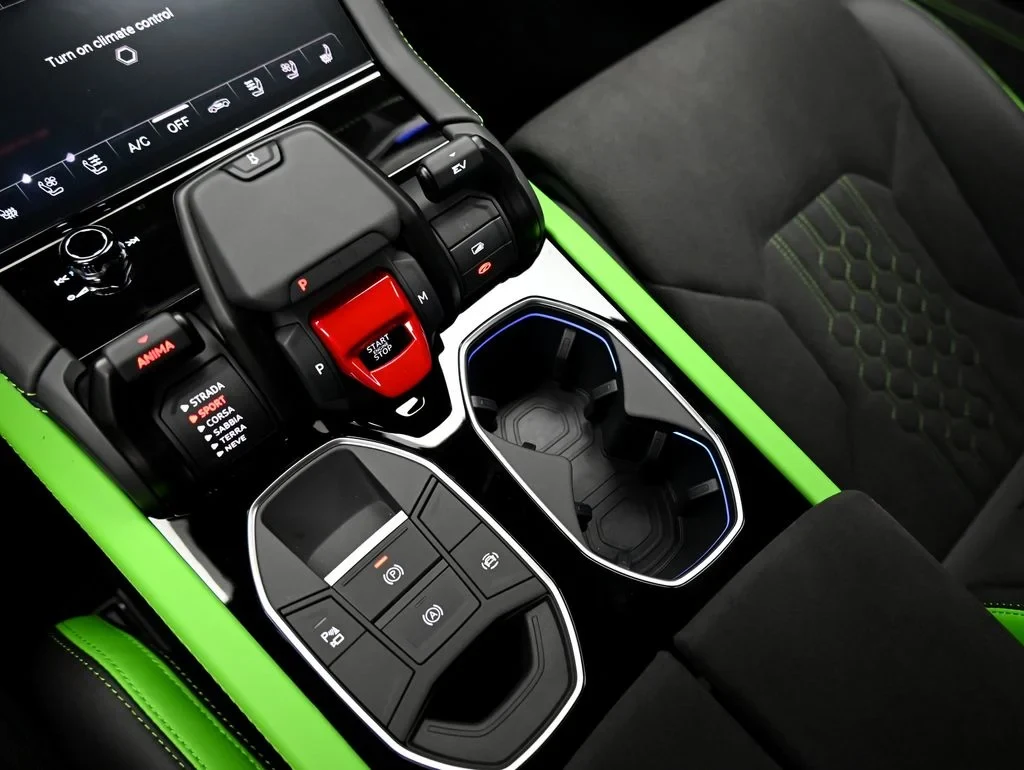 2026 Lamborghini Urus SE interior, center console, Nero Ade and Verde Fauns