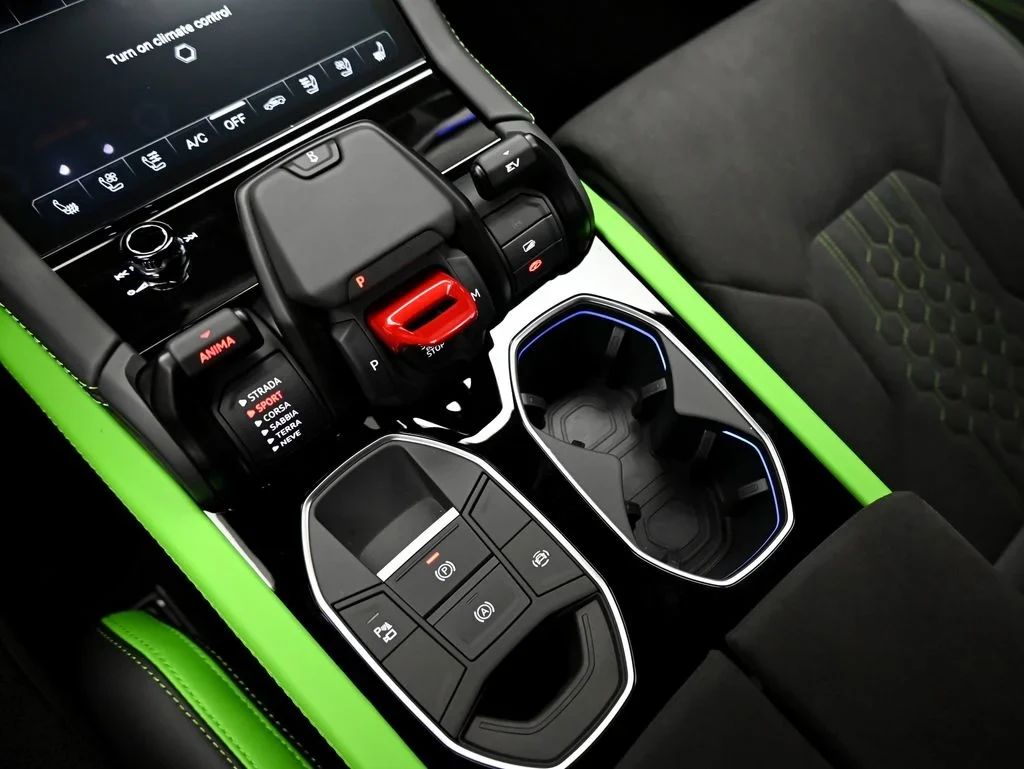 2026 Lamborghini Urus SE interior, center console, Nero Ade and Verde Fauns