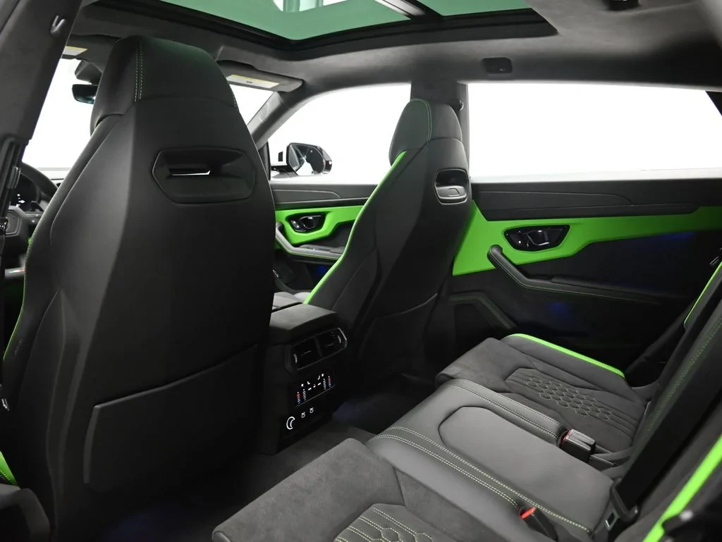 2026 Lamborghini Urus SE interior, seats, Nero Ade and Verde Fauns