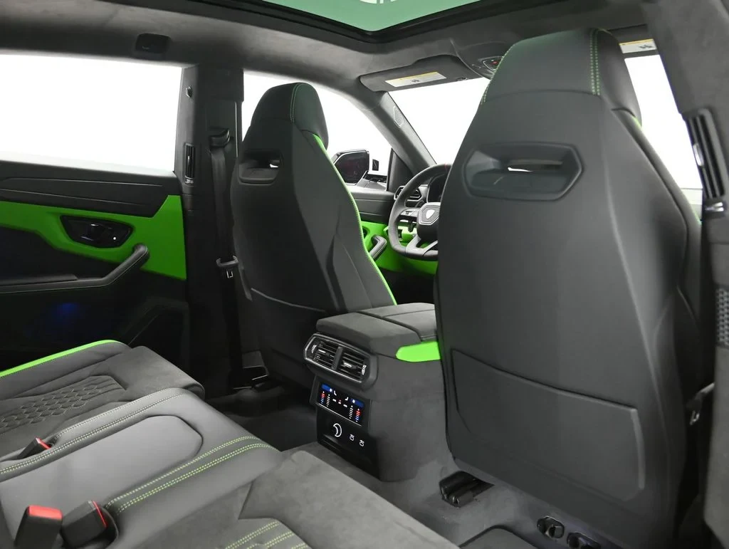 2026 Lamborghini Urus SE interior, seats, Nero Ade and Verde Fauns