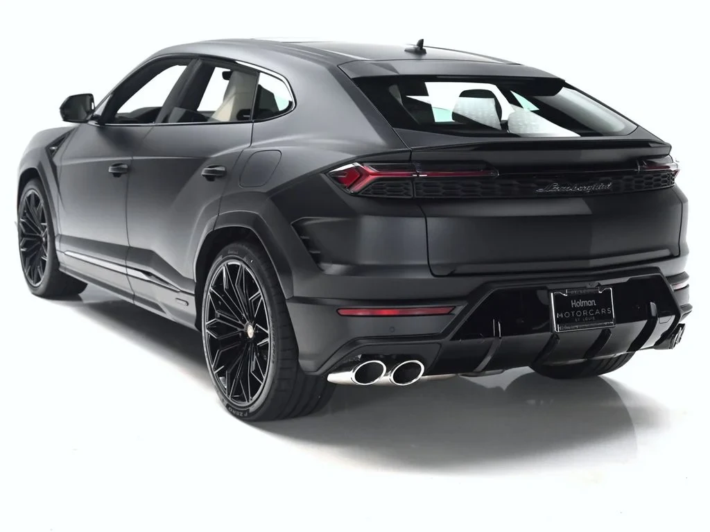2026 Lamborghini Urus SE for sale, exterior, Nero Nemesis Matt