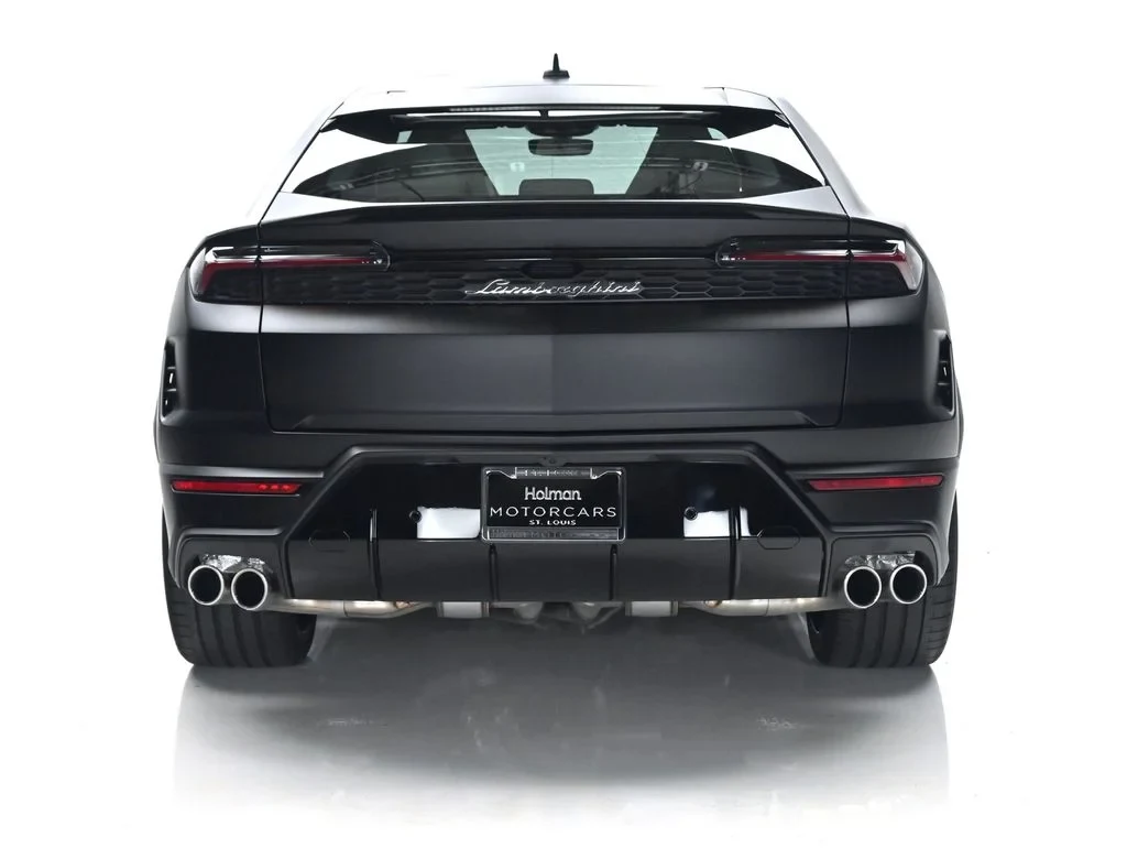 2026 Lamborghini Urus SE, rear three-quarter view, Nero Nemesis Matt