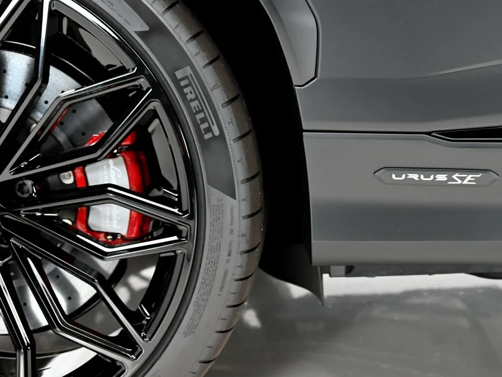 2026 Lamborghini Urus SE wheel