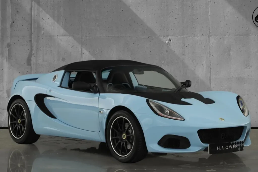 Lotus Elise, full-car front three-quarter view.