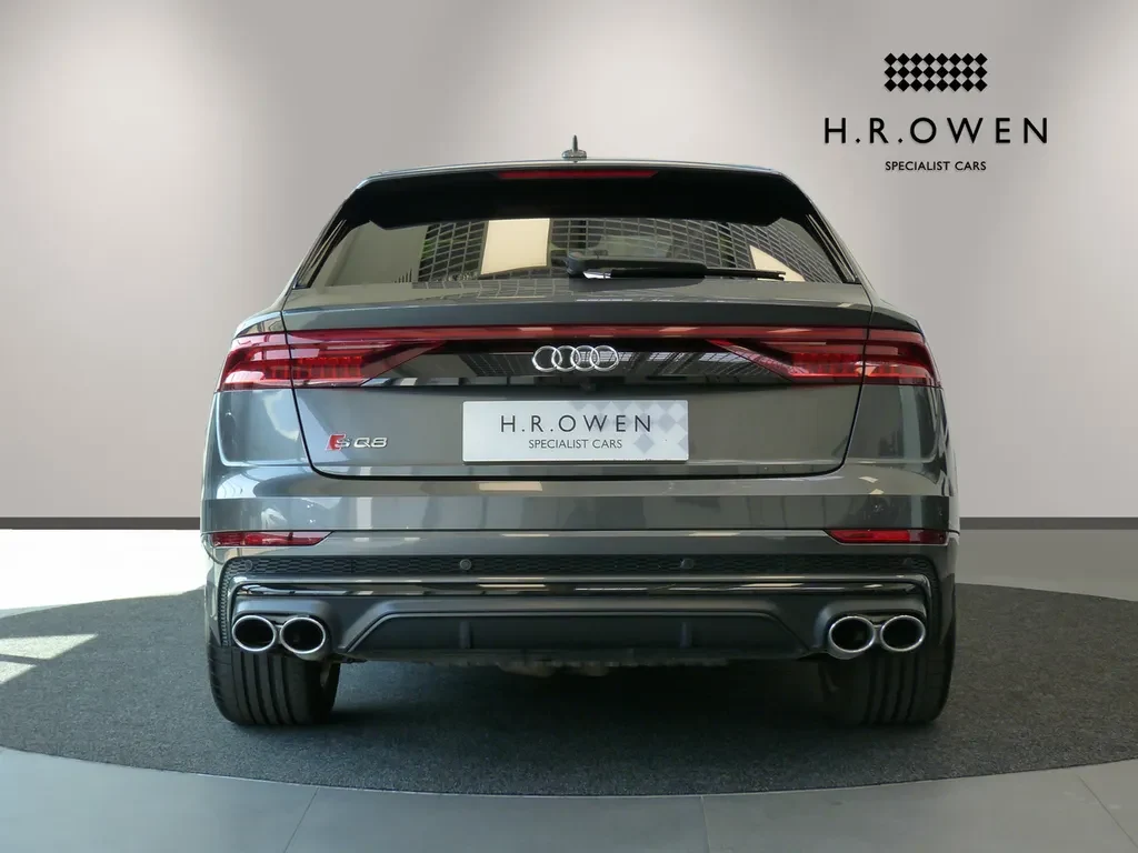 Audi SQ8, 5/10