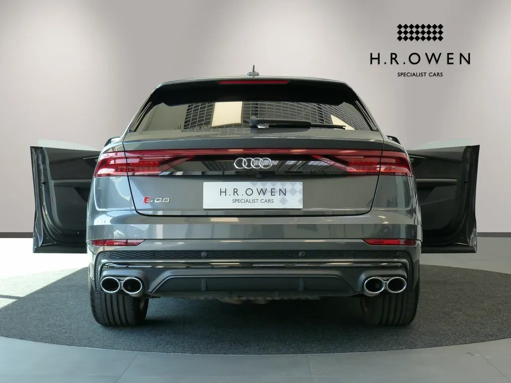Audi SQ8, 6/10