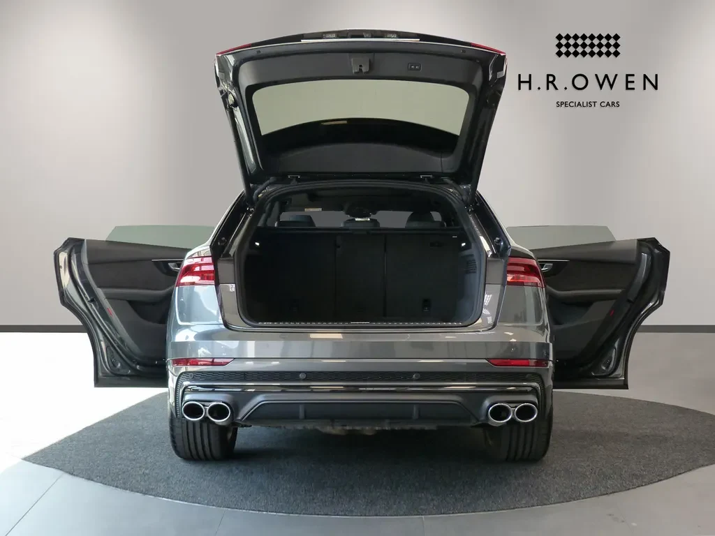 Audi SQ8, 7/10