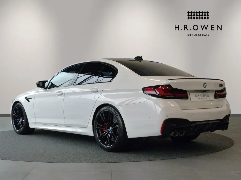BMW M5, 2/10