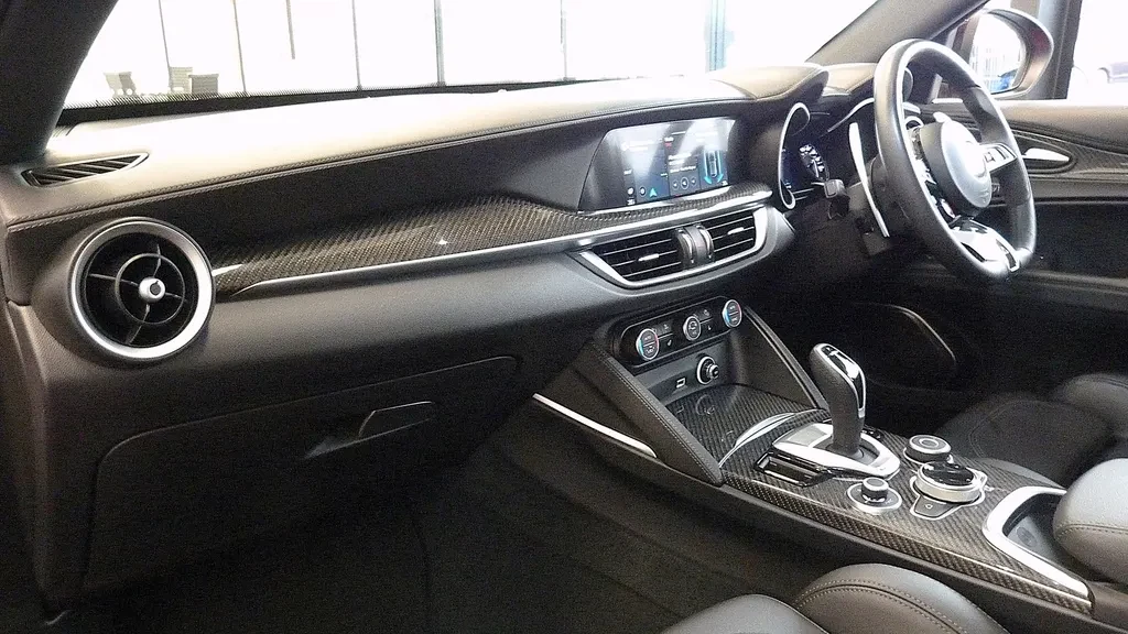 Alfa Romeo Stelvio, 3/10
