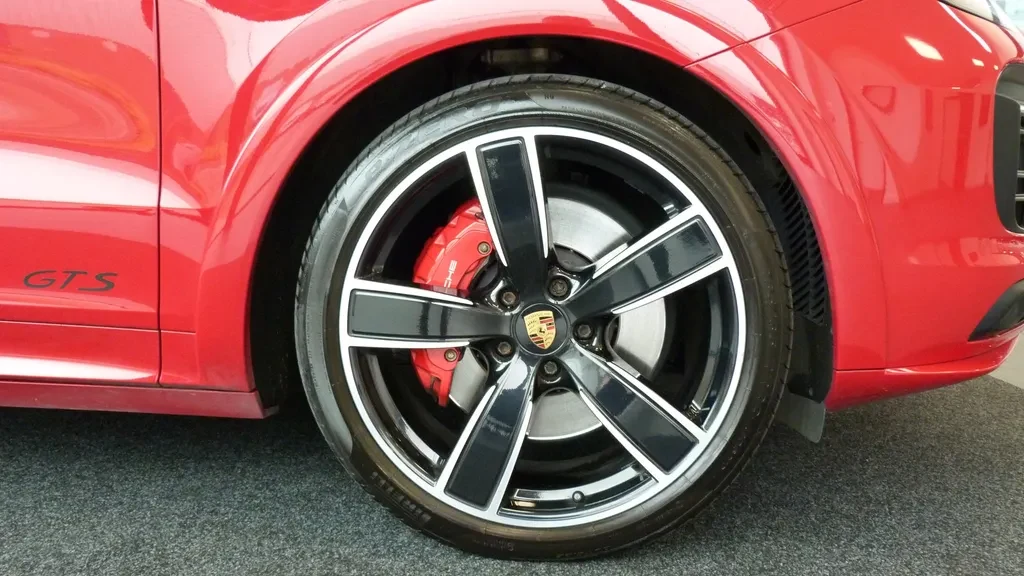 Porsche Cayenne, 6/10