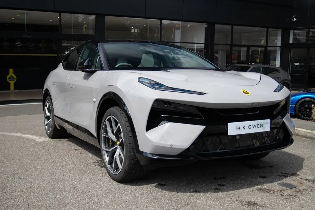 Lotus Eletre, full-car front three-quarter view.