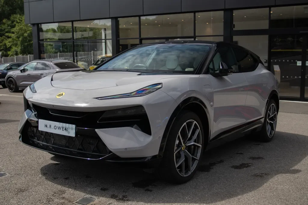 Lotus Eletre, 3/10