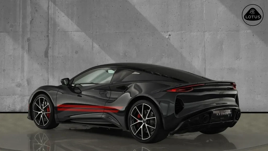Lotus Emira, 3/10