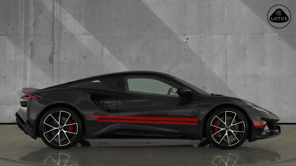 Lotus Emira, 4/10