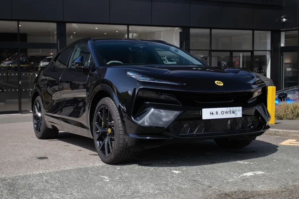Lotus Eletre, full-car front three-quarter view.
