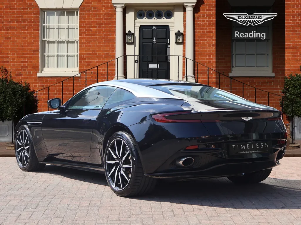 Aston Martin DB11, 2/10