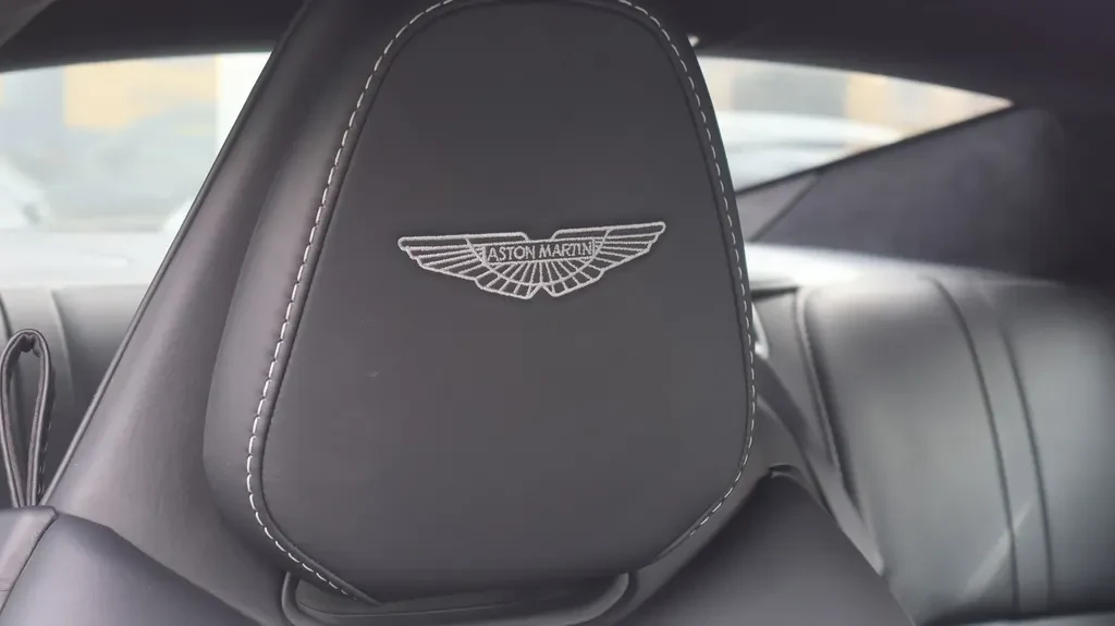 Aston Martin DB11, 5/10
