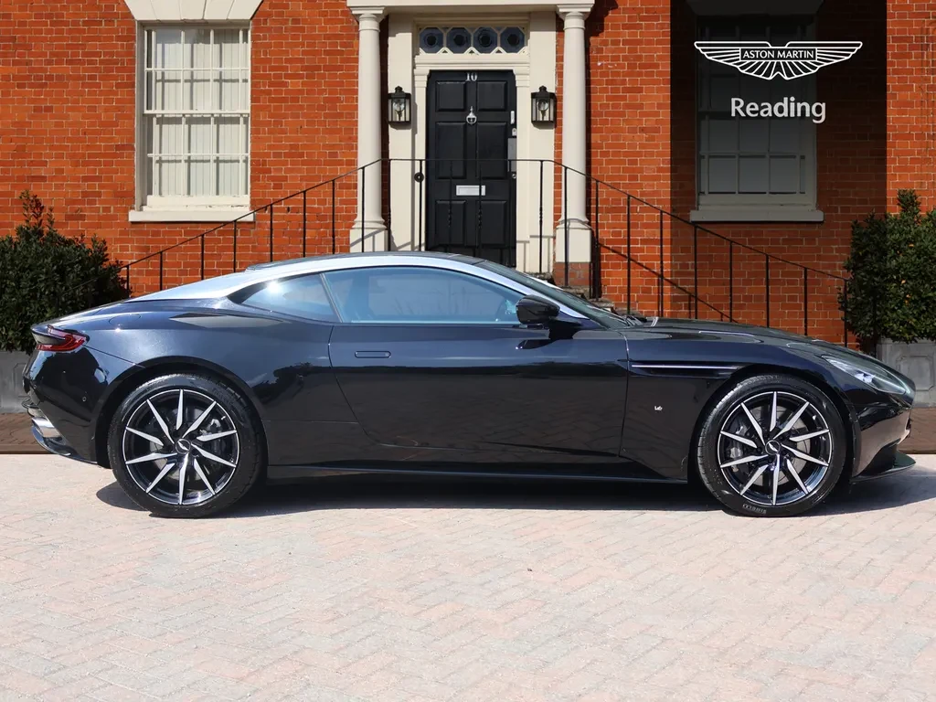 Aston Martin DB11, 6/10