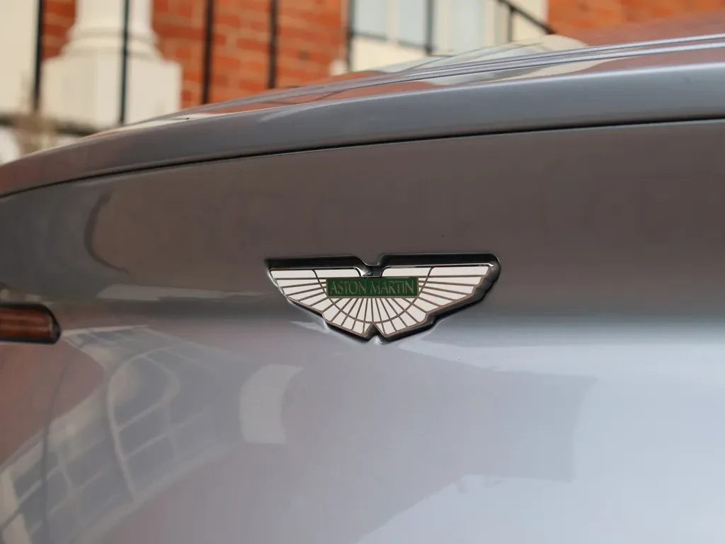 Aston Martin DB11, 8/10