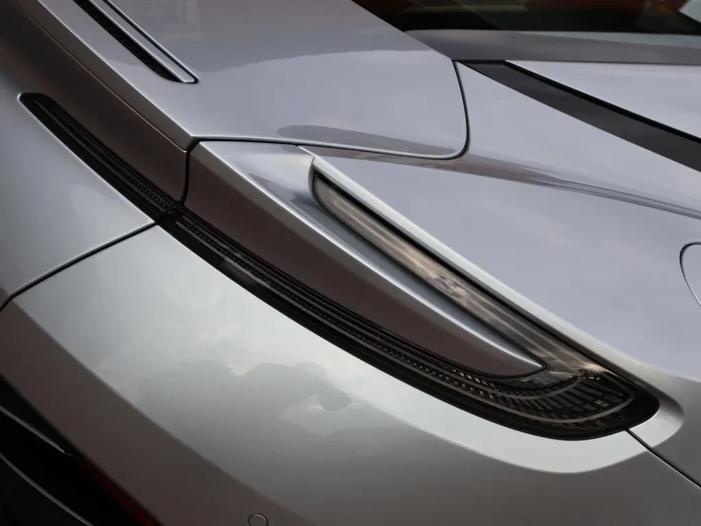 Aston Martin DB11, 10/10