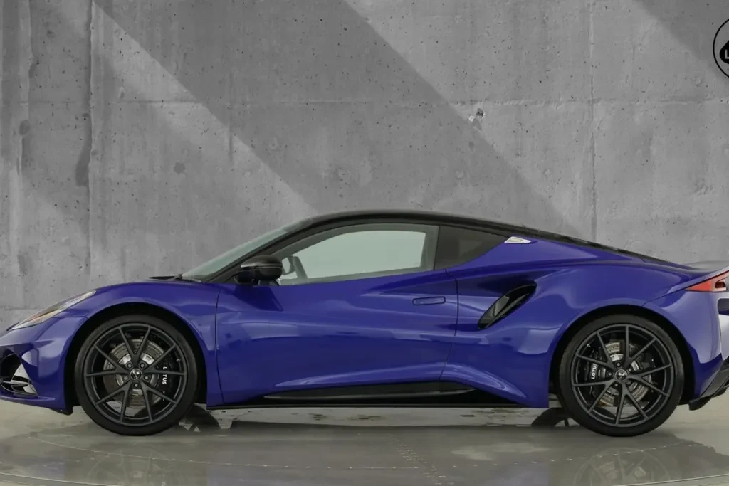 Lotus Emira, 3/10