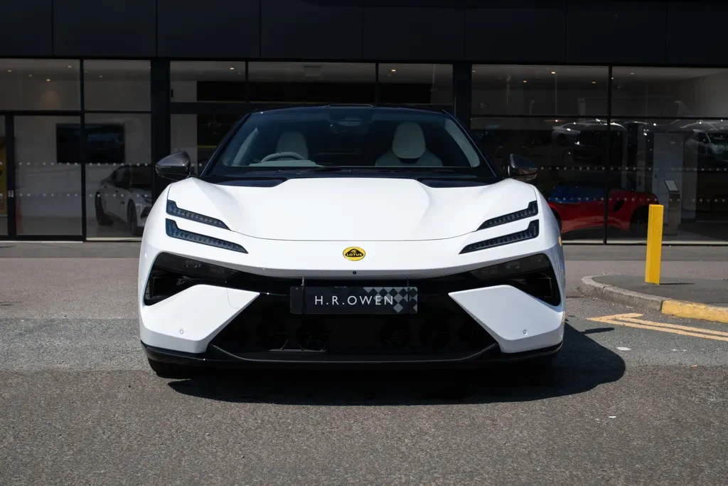 Lotus Emeya, 2/10