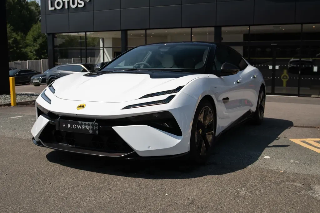 Lotus Emeya, 3/10