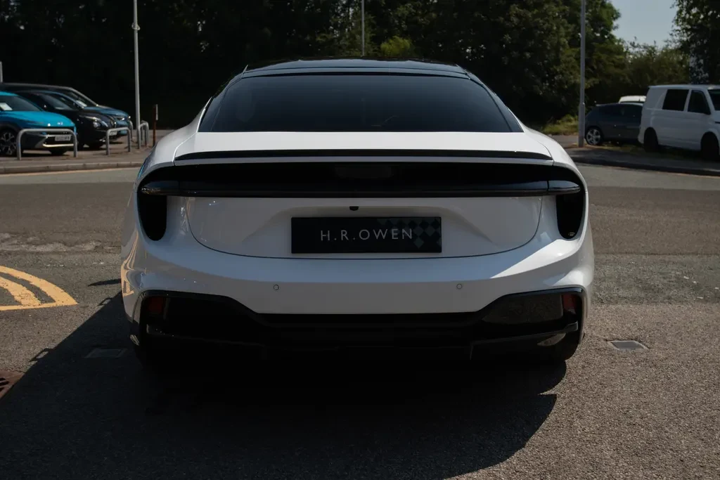 Lotus Emeya, 4/10